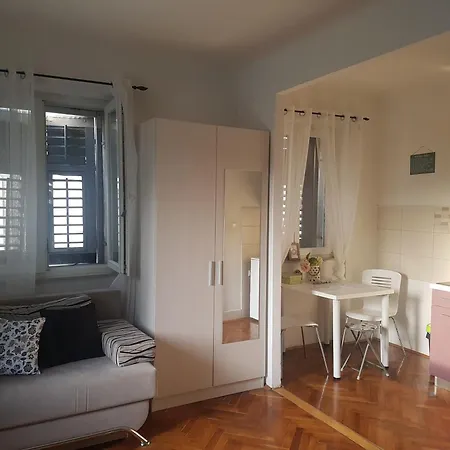 Finta Center Apartment *