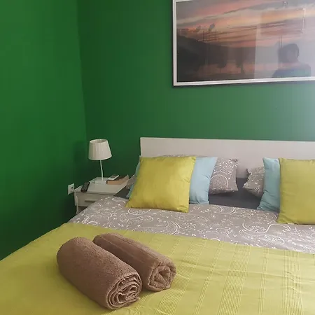 Finta Center Apartment Split