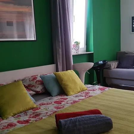 Finta Center * Split